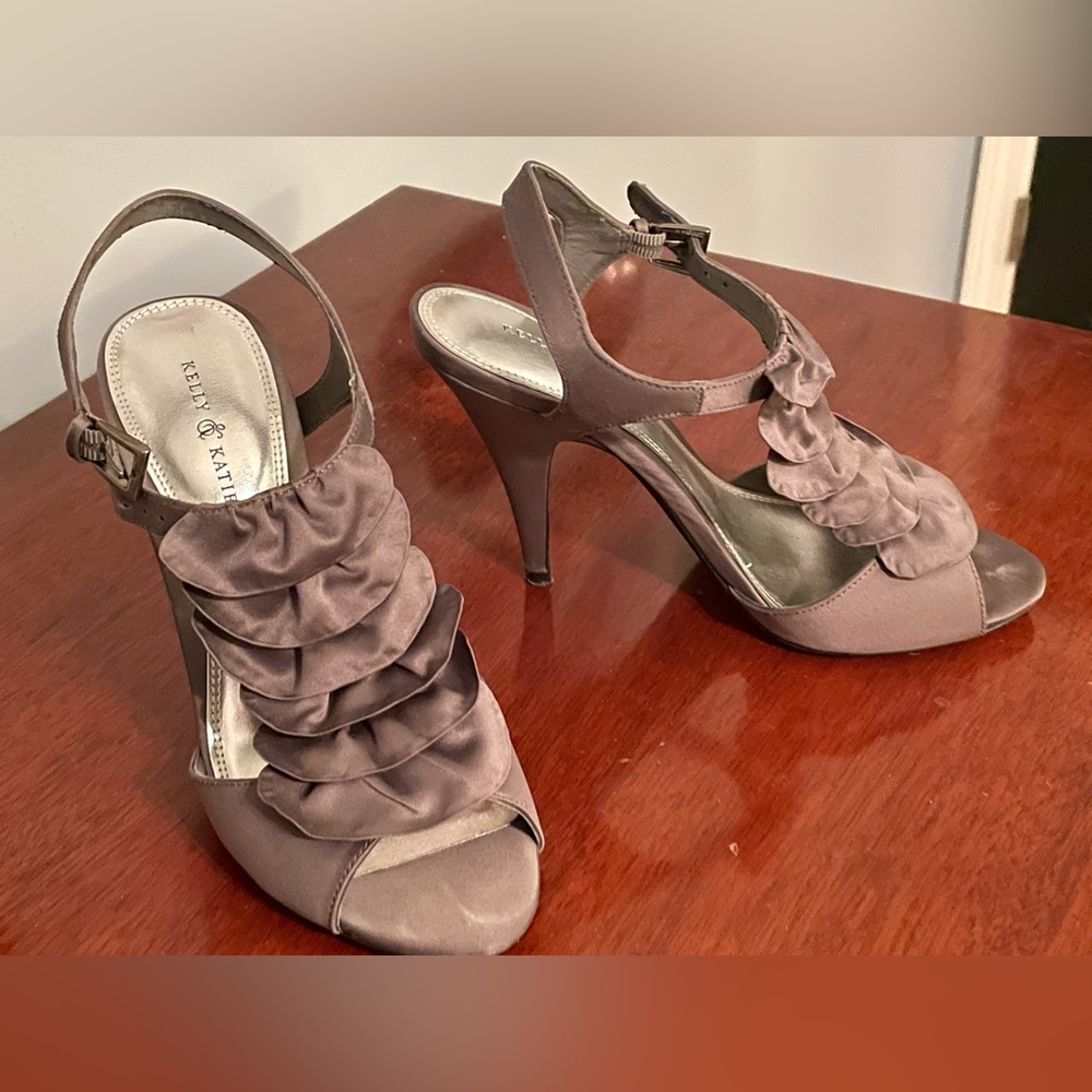 KELLY & KATIE Gray Ruffle Satin Dressy Heels 8.5